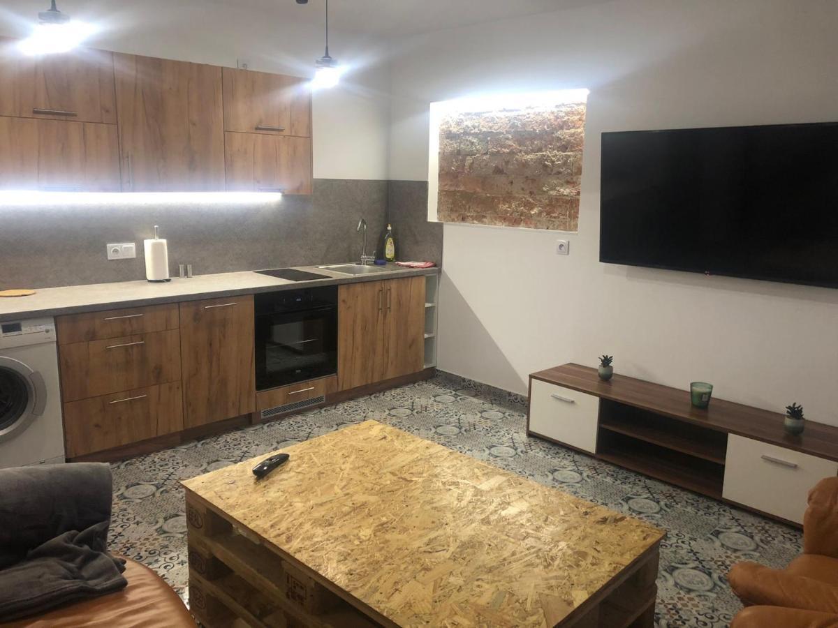 Blisko Teatru 2 Apartment วาลบ์จิก ภายนอก รูปภาพ